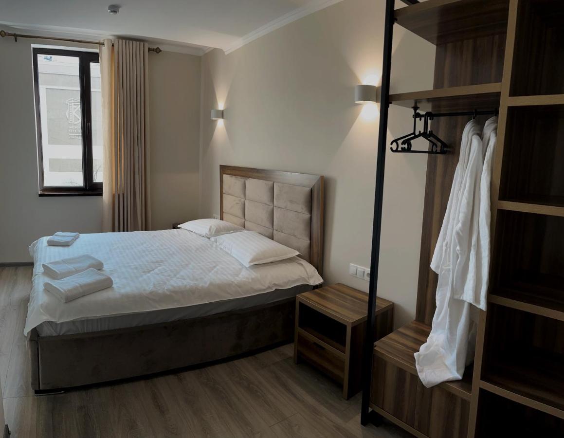 Hotel Nova ビシュケク エクステリア 写真