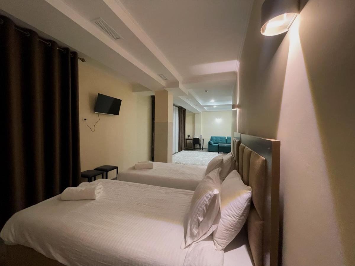 Hotel Nova ビシュケク エクステリア 写真