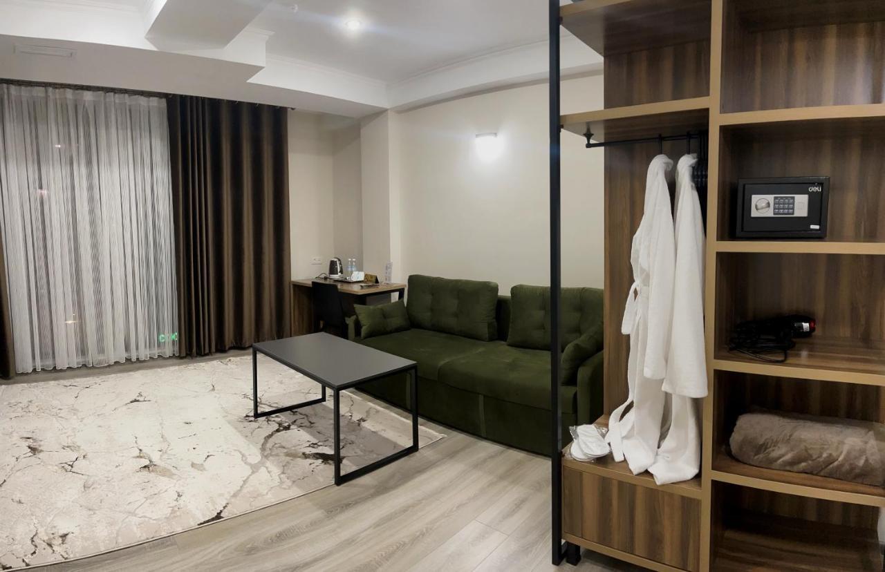 Hotel Nova ビシュケク エクステリア 写真