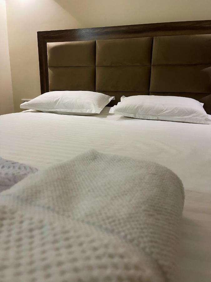 Hotel Nova ビシュケク エクステリア 写真